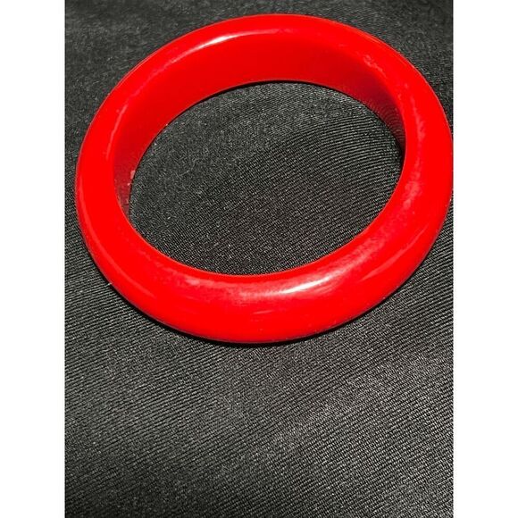 Vintage Chunky Red Acrylic Bangle Bracelet - Picture 1 of 6